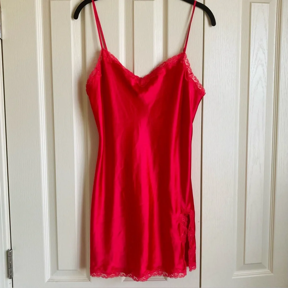 Vintage Victoria’s Secret red lace slip - Picture 2 of 9